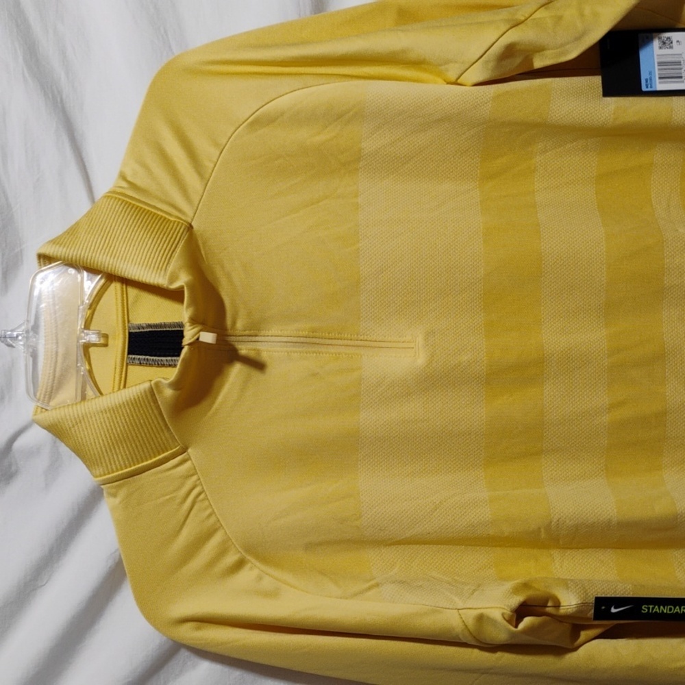 SALE! NWT Nike Dri Fit Golf Shirt Sz.M - Picture 2 of 9
